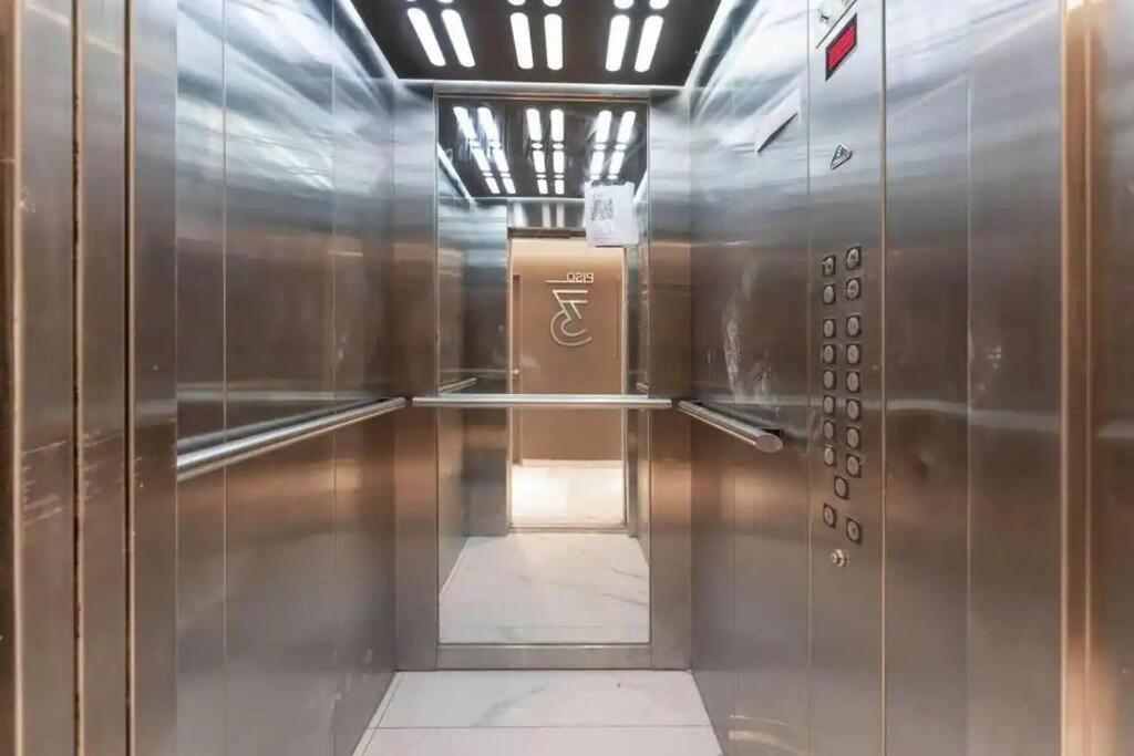 Penthouse Panoramico A Estrenar En Sofisticado Barrio Y Edificio 100m2 Piscina Salon De Eventos Gym *