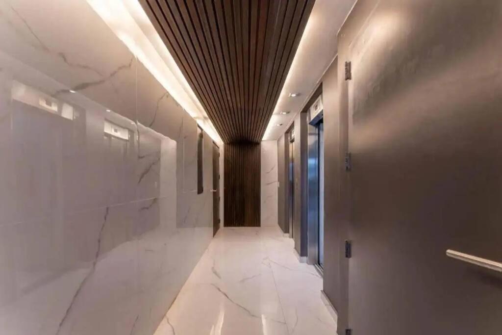 Apartamento Penthouse Panoramico A Estrenar En Sofisticado Barrio Y Edificio 100m2 Piscina Salon De Eventos Gym *