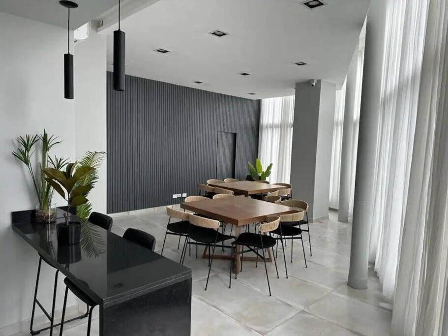 Penthouse Panoramico A Estrenar En Sofisticado Barrio Y Edificio 100m2 Piscina Salon De Eventos Gym