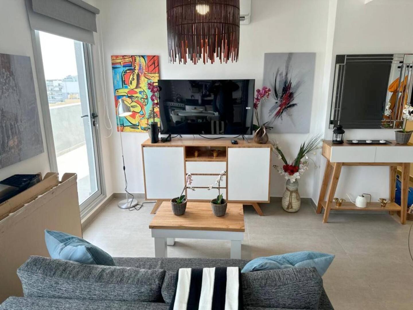 Penthouse Panoramico A Estrenar En Sofisticado Barrio Y Edificio 100m2 Piscina Salon De Eventos Gym